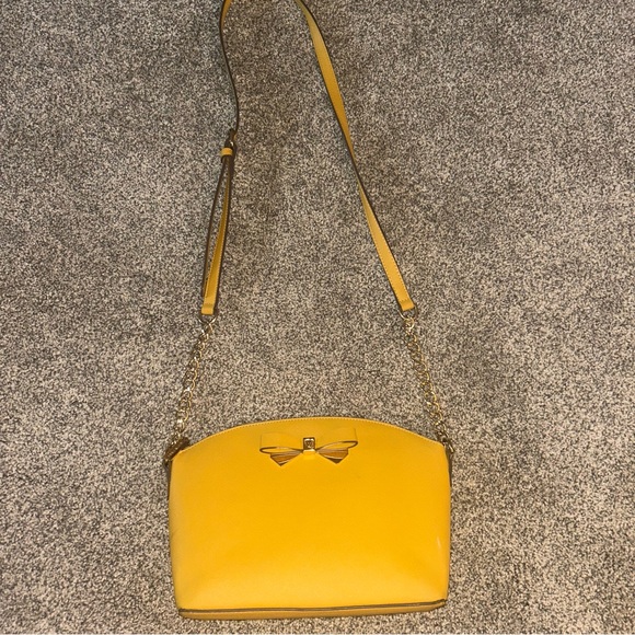 Yellow Anne Klein Purse - Picture 1 of 5
